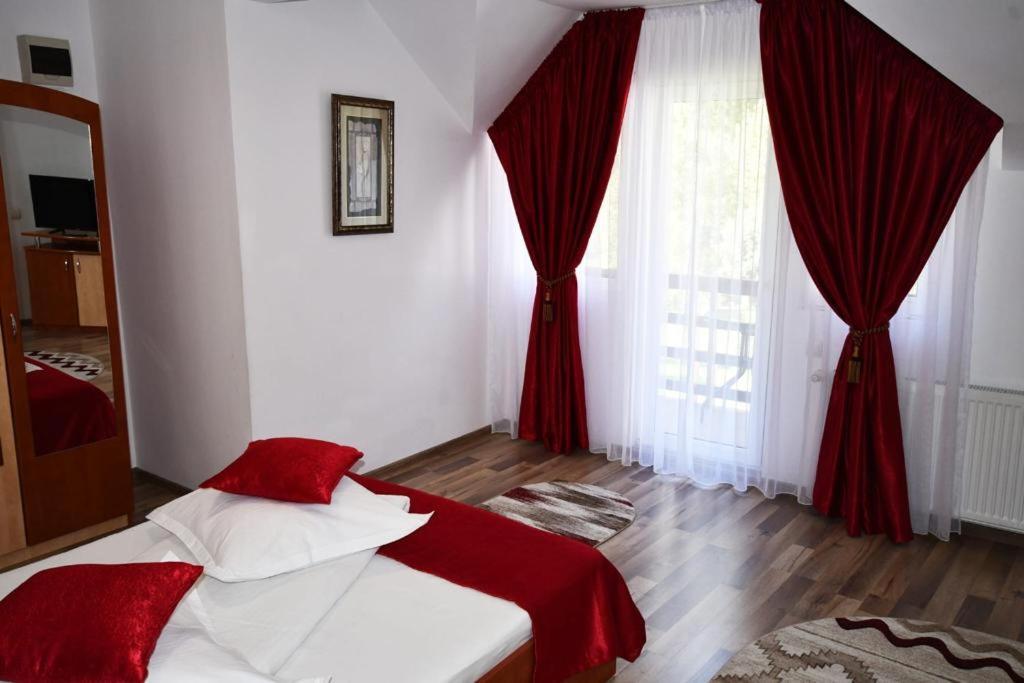 Casa Stefanut Hotel Моечу де Жос Екстериор снимка